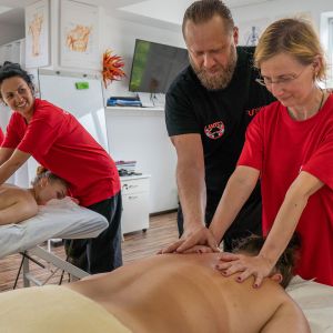 cursantii al cursul de masaj